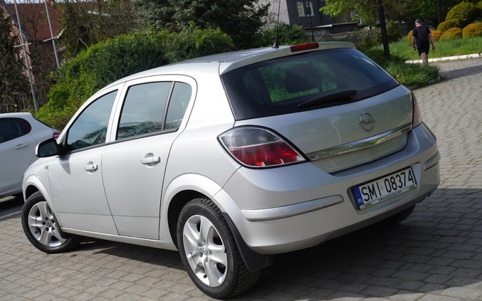 Opel Astra cena 9999 przebieg: 341000, rok produkcji 2010 z Katowice małe 631